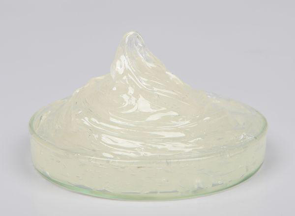 潤滑脂在使用中質(zhì)量會發(fā)生哪些變化？又怎樣判斷呢？